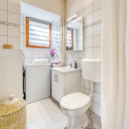 Appartement Emil By Interhome Lovran