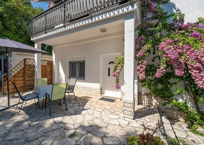 Appartamento Emil By Interhome